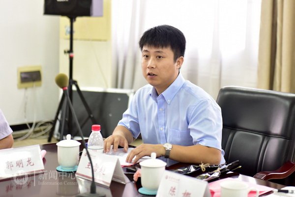 中青年教师和干部代表